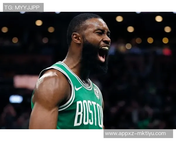 杰伦布朗半场表现低迷仅得7分罚球全中成唯一亮点 杰伦布朗半场表现低迷仅得7分罚球全中成唯一亮点