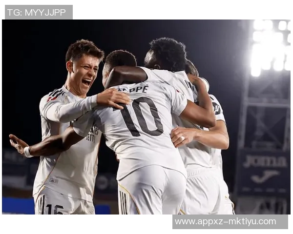 尤文图斯对阵皇马或将启用三后卫阵型伊尔迪兹与弗拉霍维奇联袂出击 尤文图斯对阵皇马或将启用三后卫阵型伊尔迪兹与弗拉霍维奇联袂出击